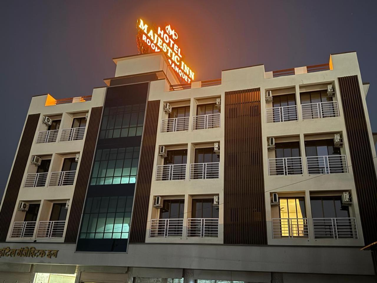 Majestic Inn Vasai Esterno foto